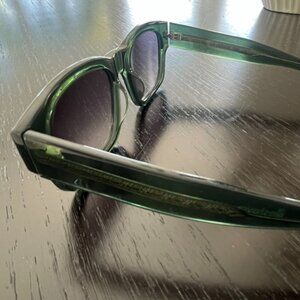 illesteva Vito Sunglasses - limited edition color (green)